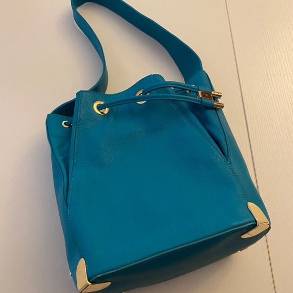 Vince Camuto Leather Janet Tote Bucket Bag O/S - Picture 1 of 16